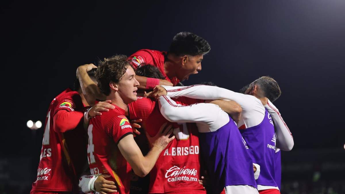 Jugadores de Toluca celebran su victoria ante Ciudad Juárez