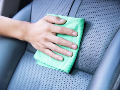 Dejá como nuevo el tapizado de tu auto, con este truco de limpieza que los lavaderos no quieren que sepas