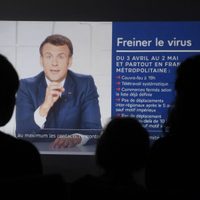Crisis en Francia: Macron amplía la cuarentena por un mes más