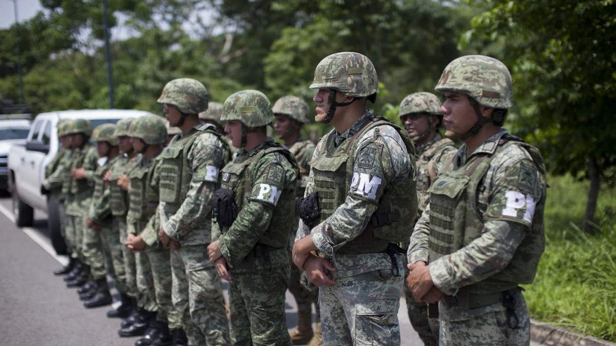 Elementos de la Sedena durante un operativo contra migrantes en Tapachula, Chiapas.