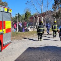 La comunidad educativa de Centenario enojada por falsas amenazas de bomba en escuelas de la ciudad