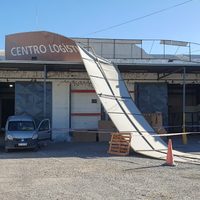 El viento voló el techo del depósito del Correo Argentino: piden la clausura del edificio