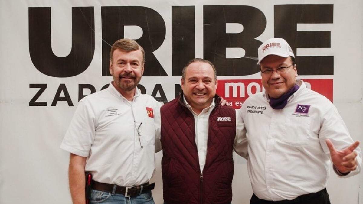 Alberto Uribe con los candidatos que declinaron a su favor