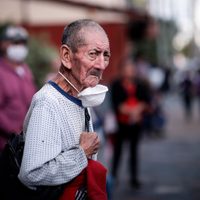 "Se dejó a los jubilados muriéndose de hambre con su plata en los cajeros"