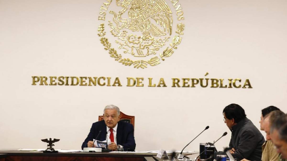 AMLO en la reunión de gabinete de seguridad en Palacio Nacional