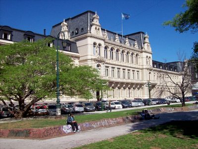 Docentes universitarios no están conformes con la propuesta del gobierno en paritarias