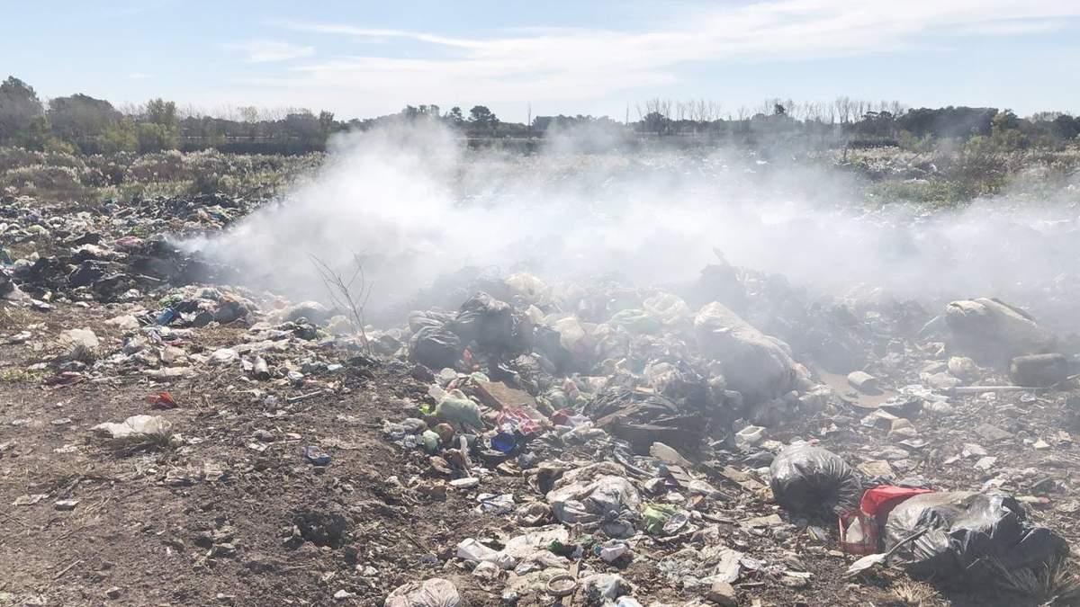 Continúa la polémica por el basural de Luján. Fuente: (Twitter)