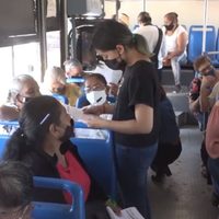 A sus 12 años, Camila ayudó a 500 adultos mayores a vacunarse contra el covid-19