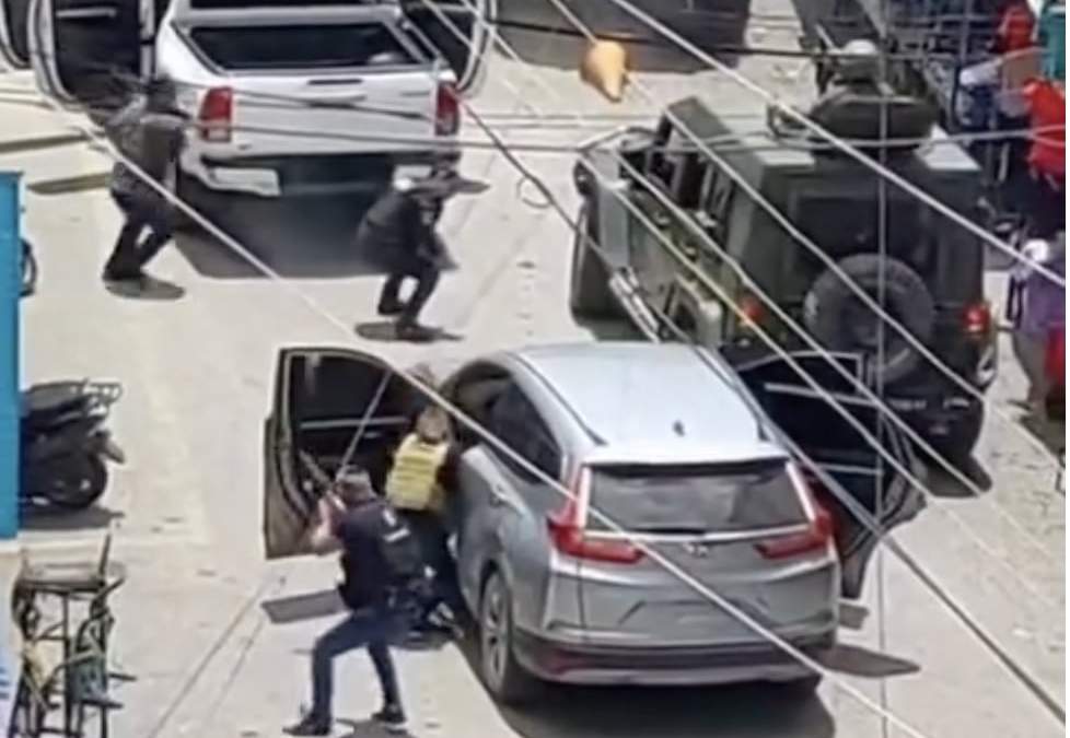 El momento del enfrentamiento entre integrantes del grupo de élite Pakal y presuntos criminales en Frontera Comalapa, Chiapas