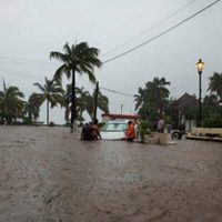 La tormenta 'Hernán” deja inundaciones y derrumbes en Jalisco (Videos)
