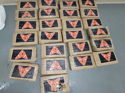 Huracán Debby arrastró paquetes de cocaína valuados en un millón de dólares a una playa de Florida