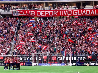 Chivas empata 3-3 en global con Tigres, pero avanza a semifinales por mejor posición en tabla