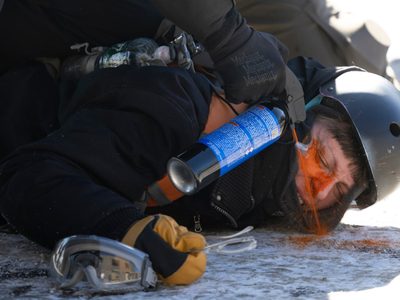 Protestas exigen que agentes de inmigración salgan de Minneapolis tras muerte de hombre en redada