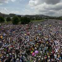 Salen miles a la 'Toma de Venezuela”; Maduro acusa que se busca golpe de estado