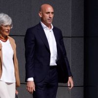 Juez prohíbe a Rubiales acercarse a Jenni Hermoso
