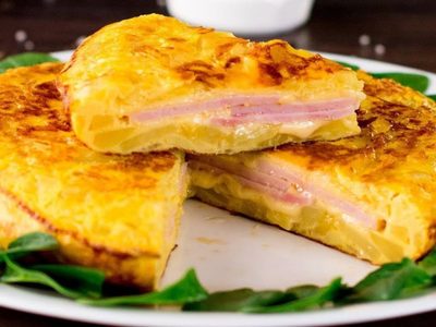 Con solo 3 ingredientes hacé esta nueva versión de tortilla de papas que es una maravilla