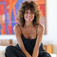 Florencia Raggi y el poder del verde: el color estrella del otoño que evoca lujo y frescura
