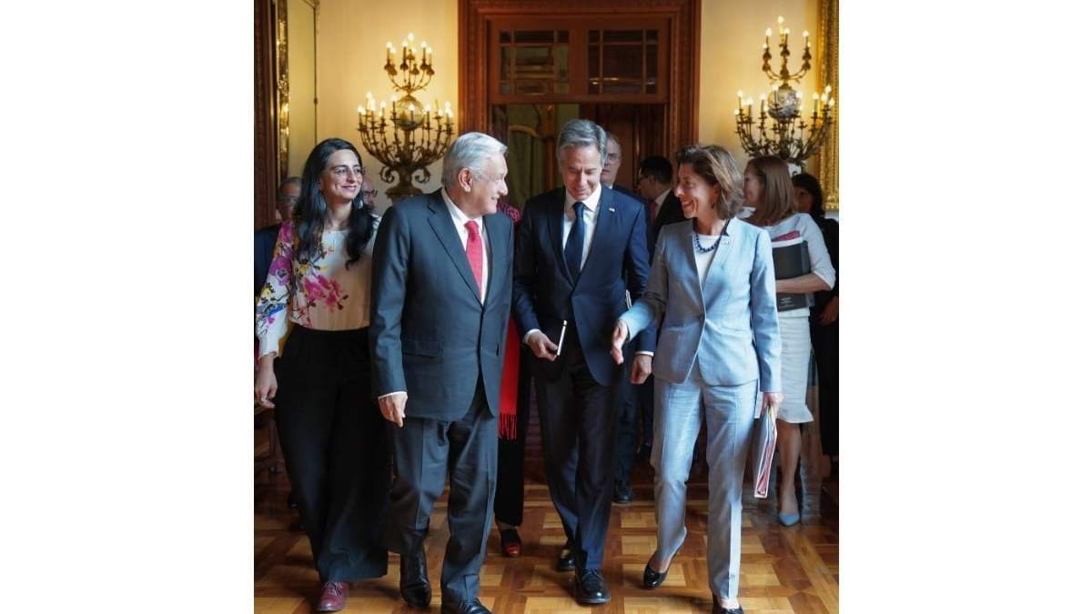 Presidente Andrés Manuel López Obrador con los estadunidenses Antony Blinken, secretario de Estado, y Gina Raimondo, secretaria de Comercio