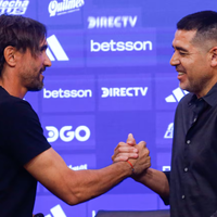 Le ganó de mano: Diego Martínez le sacó a Juan Román Riquelme un refuerzo que buscaba para Boca