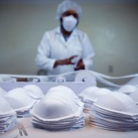 ¡Polémica por los barbijos! Médico del PAMI explicó las razones de la escasez