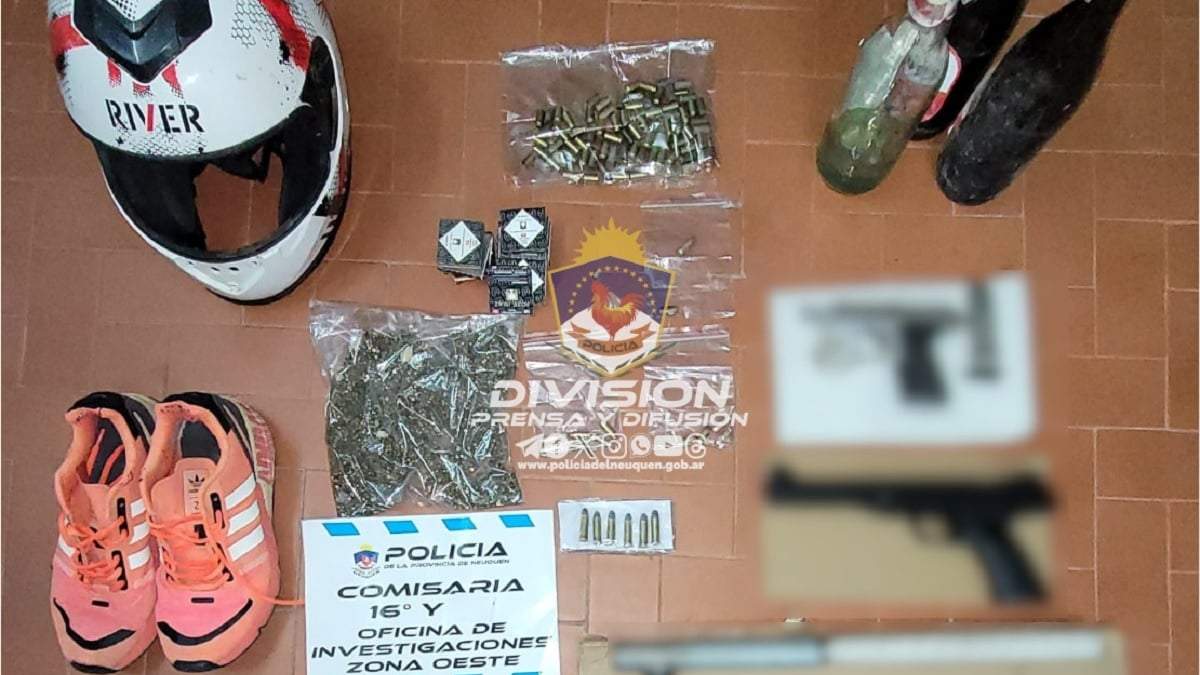 Parte de lo secuestrado por la Policía en los allanamientos de Gran Neuquén Sur. Fuente (Policía de Neuquén)