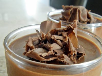 Postrecito de café y chocolate: en pocos minutos y con pocos ingredientes, una receta que resuelve tu antojo