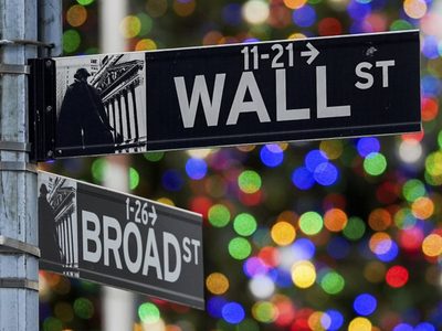 Wall Street cierra última jornada del año a la baja, pero tiene otro año récord
