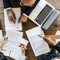 Empresarios y especialistas temen por las nuevas medidas del Impuesto País