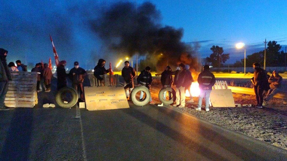 Bloqueos en ruta 7. Fuente: (Twitter)