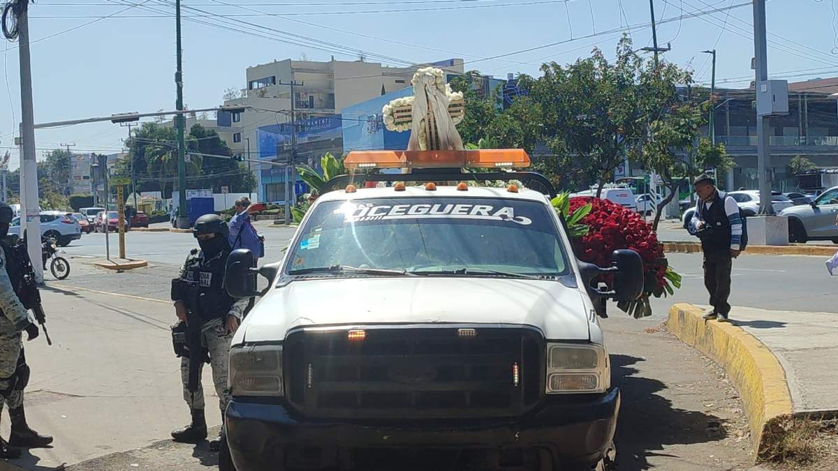 Cortejo fúnebre, presuntamente con los restos de El Mencho en Zapopan