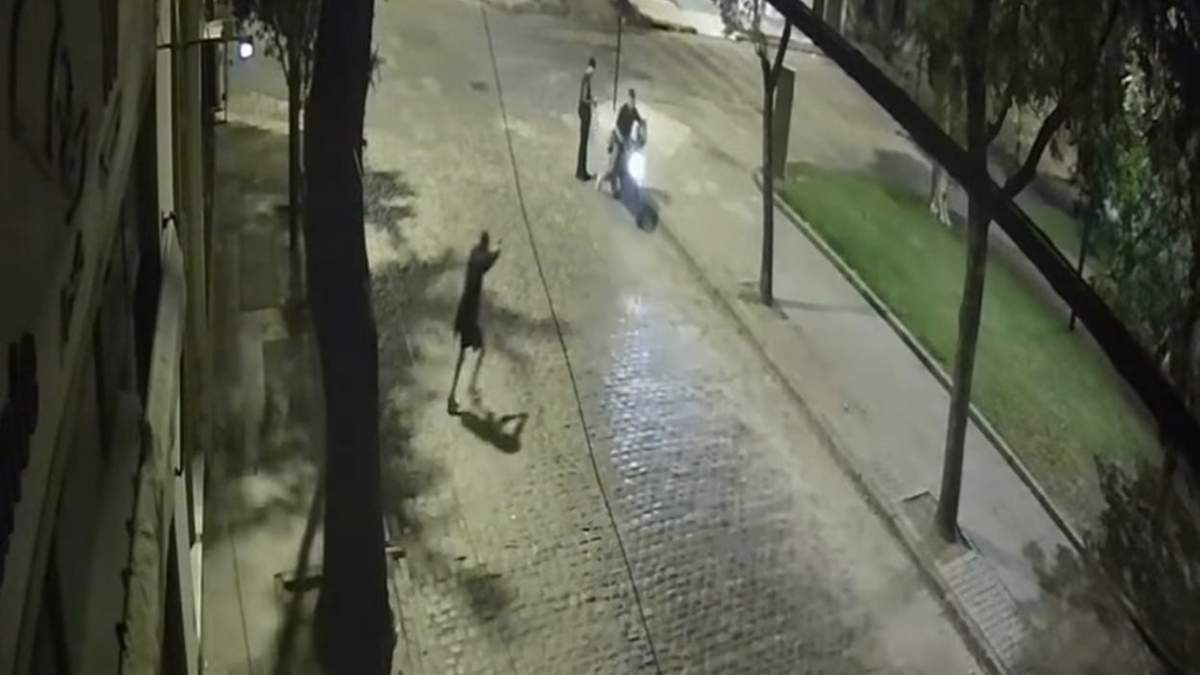 Le dispararon a un influencer durante un robo y quedó todo grabado