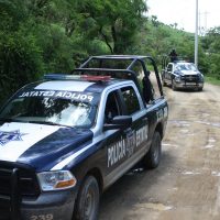 Enfrentamiento entre policías y civiles deja tres muertos en Zihuatanejo