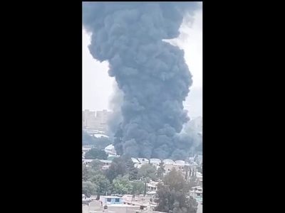 Fuerte incendio en fábrica de San Pedro Xalostoc, Ecatepec (Videos)