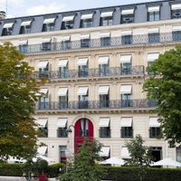 Cómo es el lujoso hotel en el que se hospeda Mauricio Macri en Francia