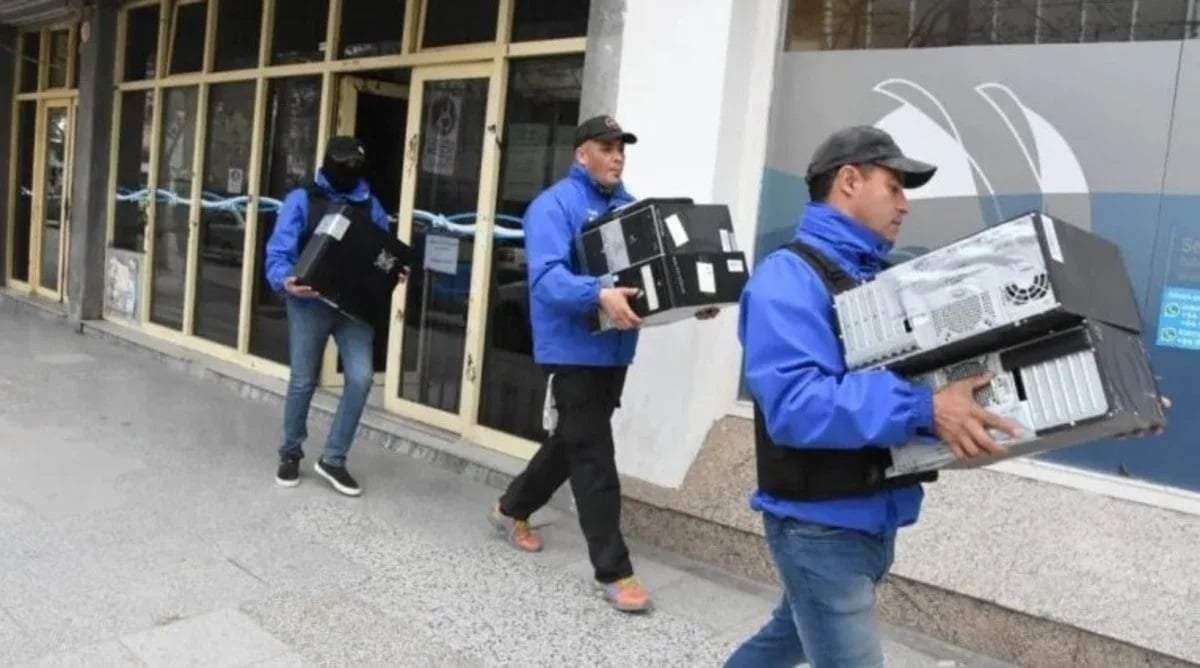 Allanamientos por estafas con planes sociales. Fuente: (Javier Manzano)
