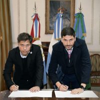 Kicillof se acerca al radicalismo para ir contra Milei