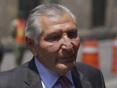“Claudio X. González está intentando mantener con vida artificial el dedazo”: Adán Augusto