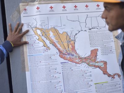 Migrantes pasan de largo el albergue en San Juan del Río y se concentran en el centro de Querétaro