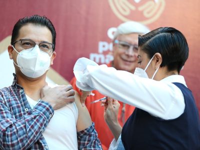 BC ya tiene 9 mil 750 vacunas de Pfizer; aplican a personal de primera línea