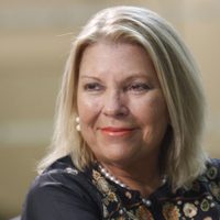 “Infames traidores a la patria”: la acusación de Elisa Carrió al Gobierno por prohibir las reuniones