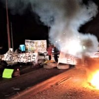 Trabajadores de Desarrollo Social cortan la Ruta 22 en Arroyito: rechazan resultados de concurso