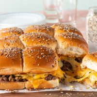Silders de hamburguesa: no te compliques para la juntada y hacé esta receta práctica para chuparse los dedos