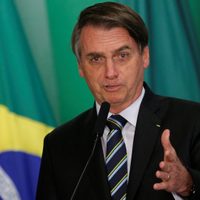 Bolsonaro dice que recibirá con honores a Alberto Fernández si visita Brasil