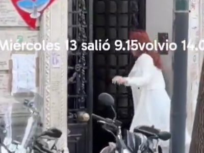 Se viralizó un video que muestra a Cristina Kirchner salir de su departamento