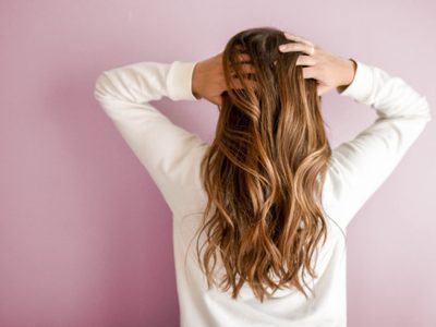 Ahorrá en peluquería: prepará esta mascarilla para hidratar tu cabello con 3 ingredientes fáciles de conseguir