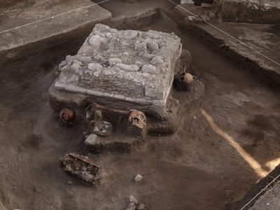 El INAH descubre altar y ofrendas a 300 metros de la zona arqueológica de Tula