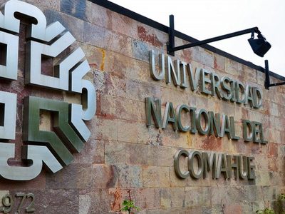 Universidad del Comahue: denunciaron demoras en la entrega de casi 100 títulos