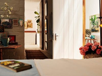 La reinvención de Airbnb: más viajes locales y menos turistas