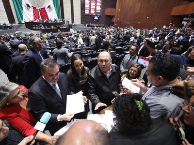 Morena borró la supremacía constitucional al eliminar órganos autónomos, dicen PRI y PAN