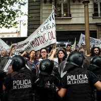 La manifestación en defensa del INCAA fue reprimida y hay tres detenidos